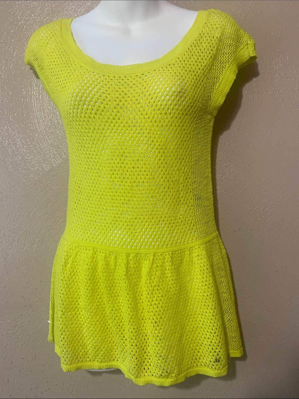 American Eagle Outfitters XS Neon Yellow Open-Knit Scoop Neck Top  NWT